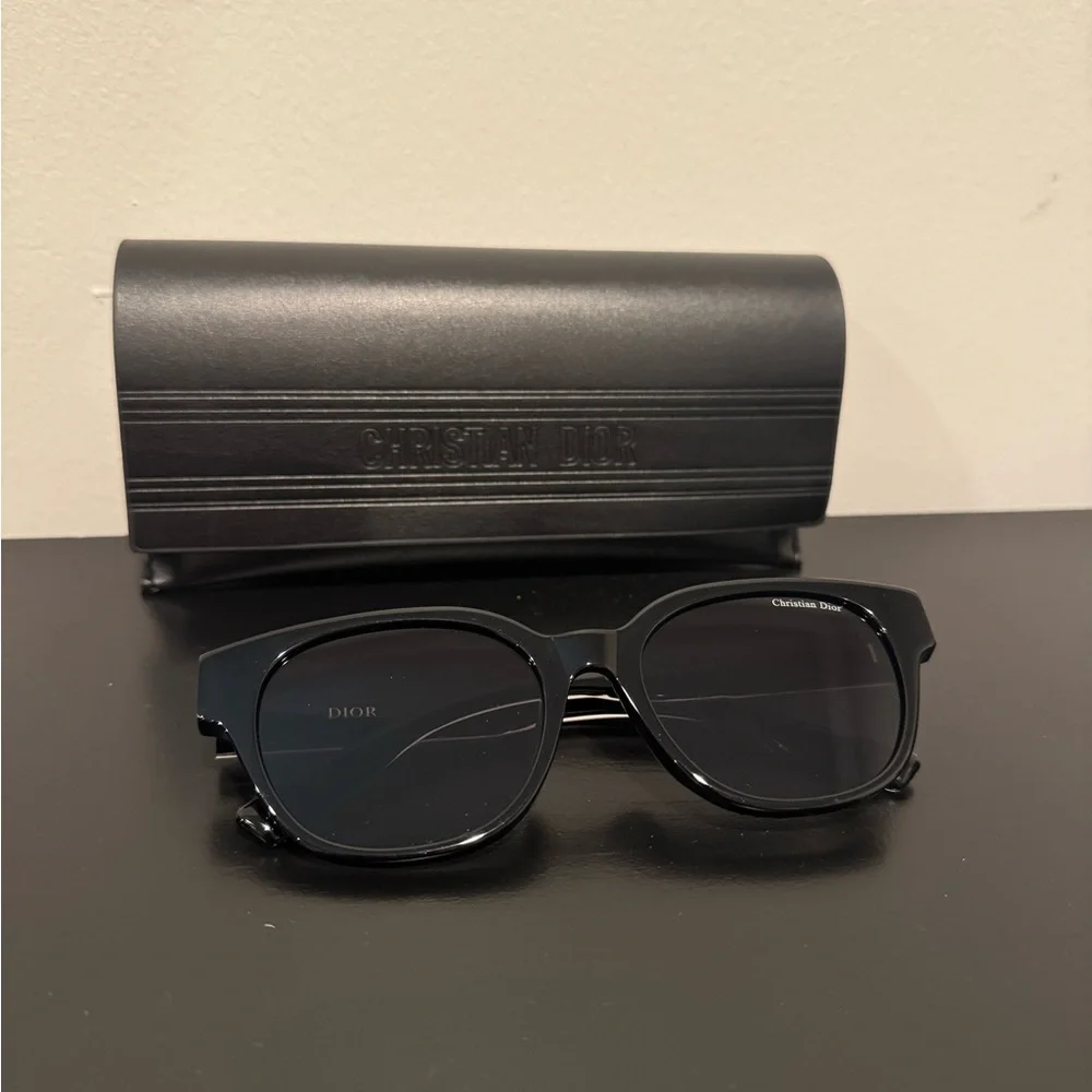 Christian Dior Black Sunglasses with Case - Picture 2 of 4